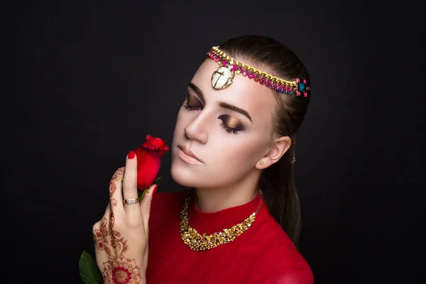 Mehendi on hand — Stock Photo, Image