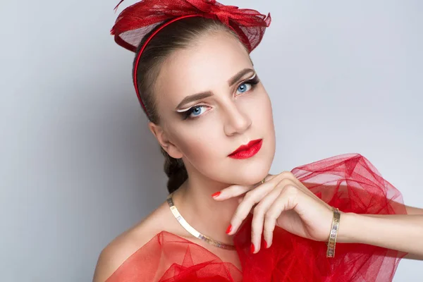 Chica en un sombrero rojo — Foto de Stock