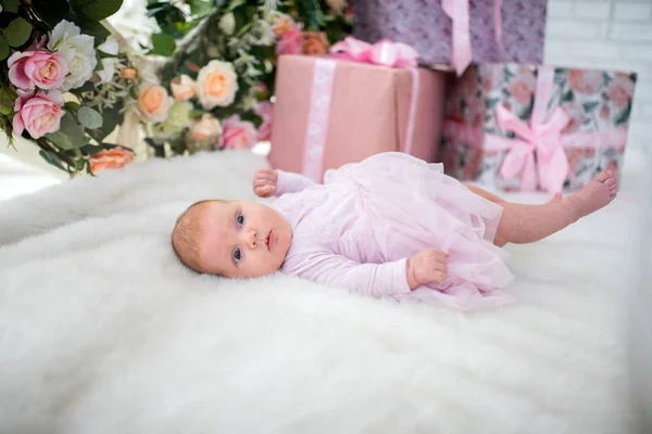 Mycket vacker liten baby — Stockfoto