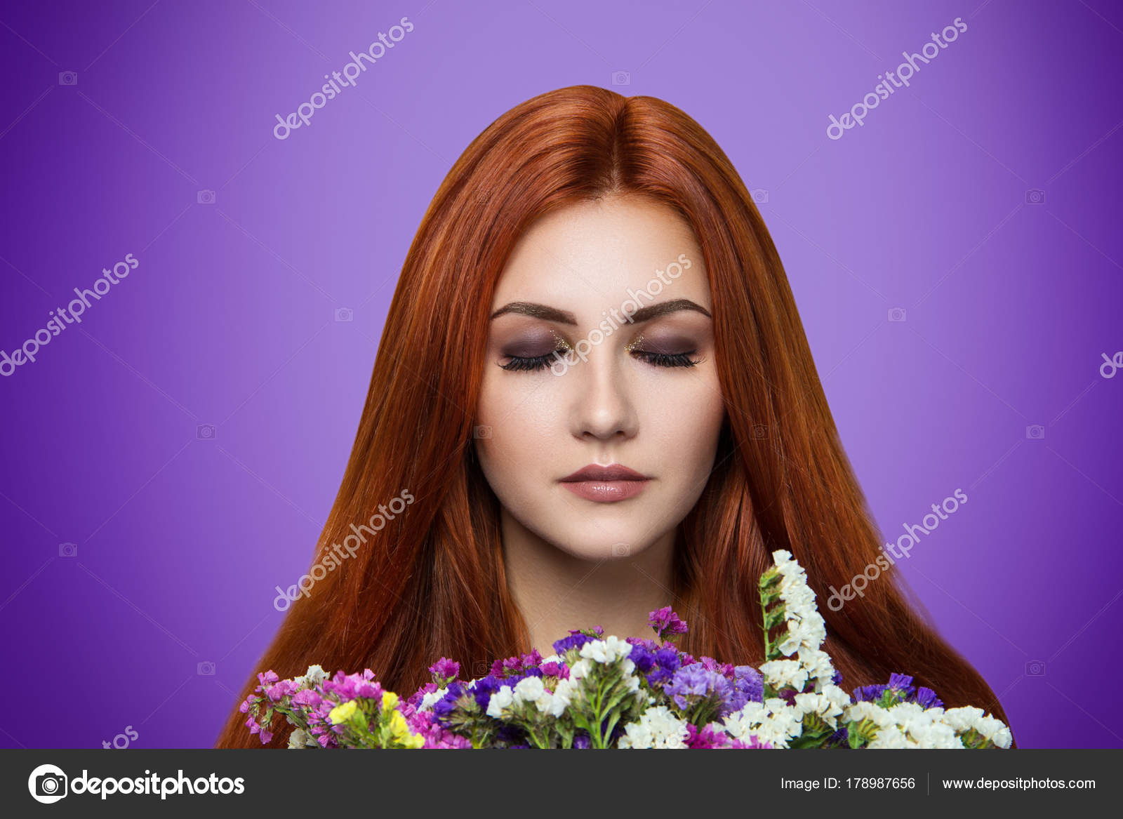 Frau mit orangenen Haaren - Stockfotografie: lizenzfreie Fotos ...