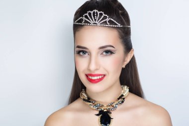 mükemmel bir kadın yüzü