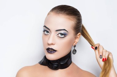 deri kemer boyun Bdsm