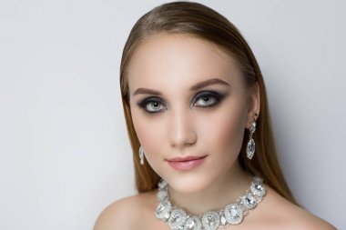 Güzel gelin düğün için hazırlamak