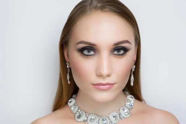 Beautiful bride prepare for wedding — Stock Photo, Image