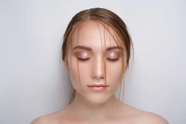 Mujer cabello mojado — Foto de Stock