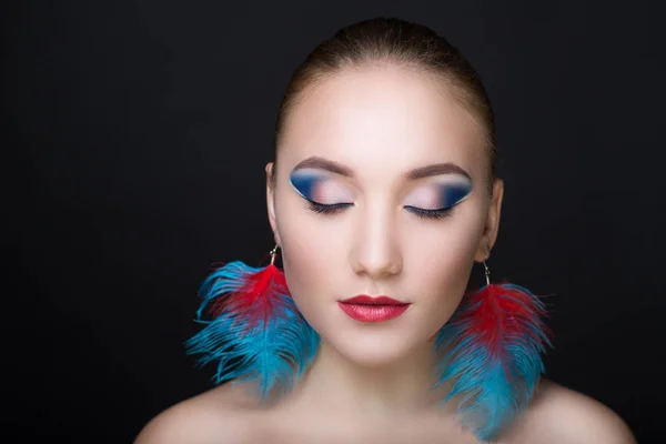 Mujer brillante maquillaje — Foto de Stock