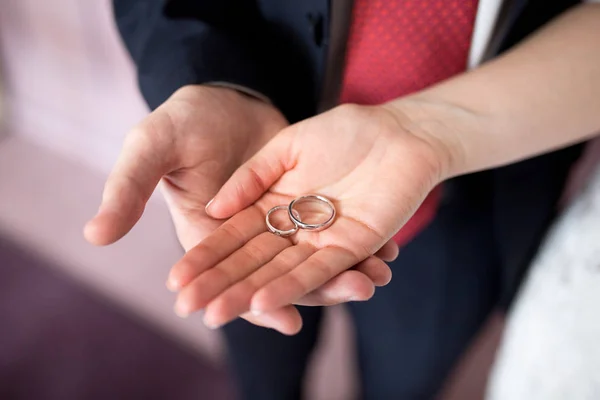 Man vrouw handen — Stockfoto