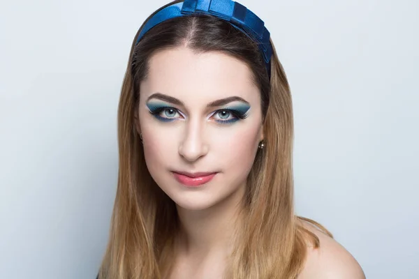 Femme bleu maquillage — Photo