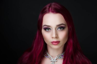 kadın gümüş kolye