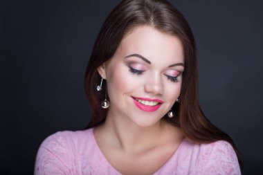 Dişler beyaz gülümseme