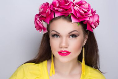 Parlak sarı ve pembe