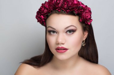 çiçek çelenk makyaj