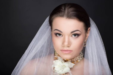 gelin düğün için hazır