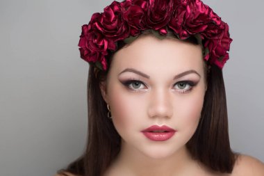 çiçek çelenk makyaj