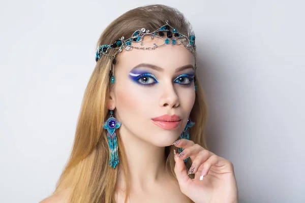Женщина синий макияж — стоковое фото