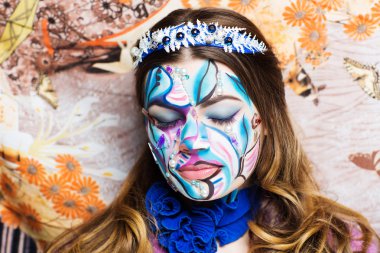 satırları sanat makyaj