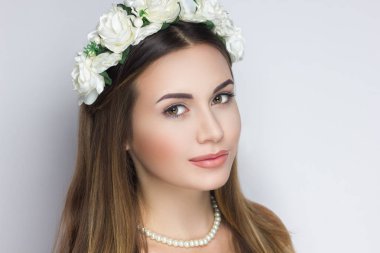 beyaz çiçek çelenk