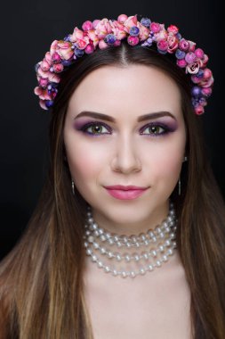 Pembe çiçek çelenk