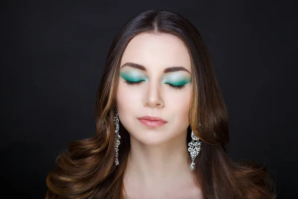 Женщина зеленый макияж — стоковое фото