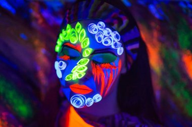 Neon sanat makyaj