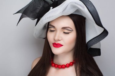 kadın büyük güneş şapka