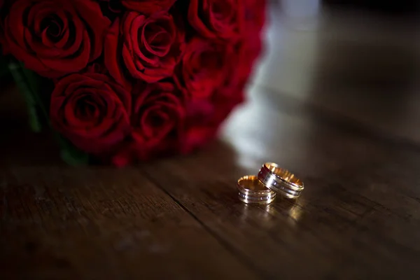 Dos anillos de boda — Foto de Stock