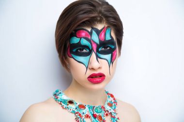 kadın sanat yapmak mavi kırmızı