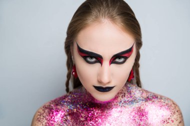 kadın sanat yapmak kadar siyah dudak