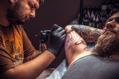 İş Studio profesyonel tattooer