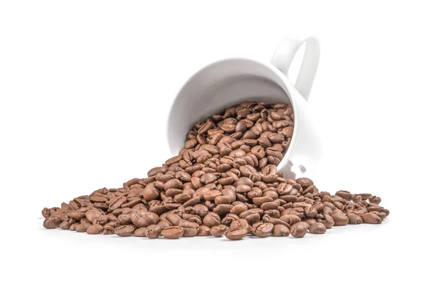 Bruin koffiebonen geïsoleerd op een witte achtergrond knipsel — Stockfoto