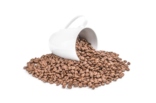 Bruin koffie op een witte achtergrond. Uitknippad — Stockfoto