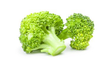 Taze brokoli beyaz bir arka plan üzerinde başkanı. Kırpma yolu