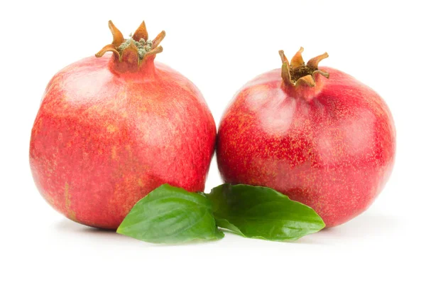 Delizioso melograno isolato su un ritaglio di sfondo bianco — Foto Stock