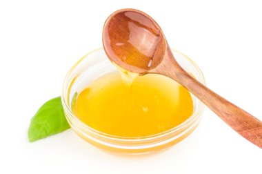 Bir beyaz arka plan kesme izole bal arısı