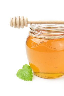 Tatlı bal bir beyaz arka plan kesme izole