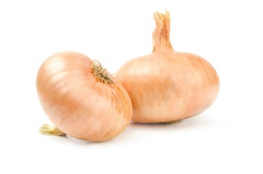 Bir beyaz arka plan kesme izole taze soğan ampuller