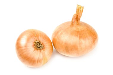 Kırpma yolu ile beyaz bir arka plan üzerinde izole soğan taze ampul