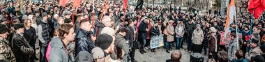 Penza, Rusya Federasyonu - 26 Şubat 2017: Penza, Rusya'nın yaklaşık beş yüz kişiye ulaşan bir miting toplar Alexei Navalny destek yetişir
