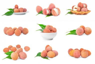 Litchee izole beyaz zemin üzerine kümesi