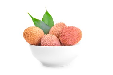 Lychee beyaz üzerine izole edilmiş.