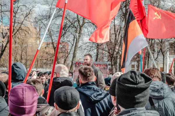 Penza, Oroszország - 2017. március 26.: Majdnem öt-hunrdred polgárok gyűlnek össze a korrupt kormány ellenzék — Stock Fotó