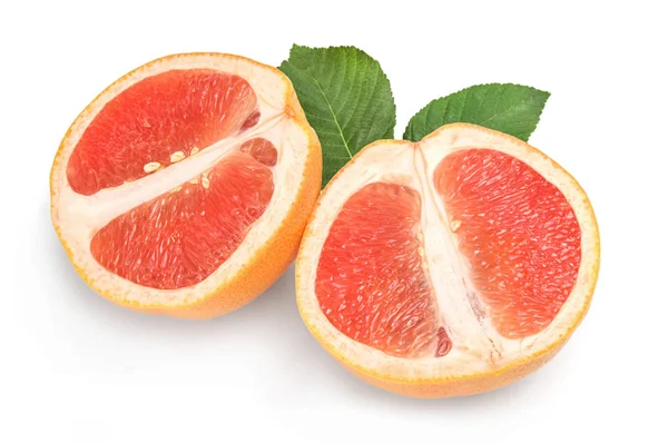 Twee helften van rijpe grapefruit geïsoleerd op een witte achtergrond knipsel — Stockfoto