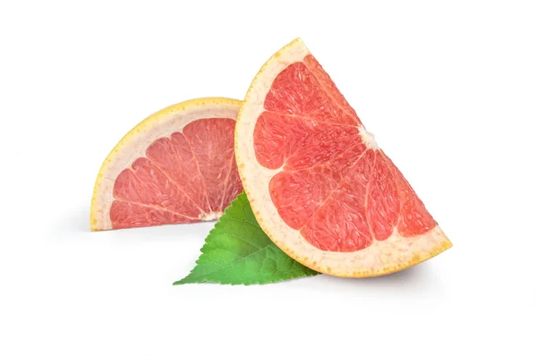 Segmenten van grapefruit op wit — Stockfoto