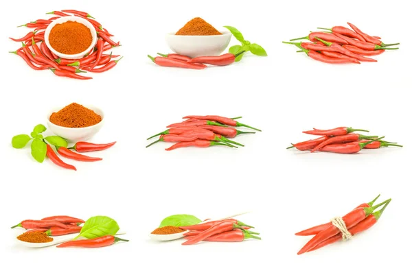 Skupina z horké červené papriky izolovaných na bílém pozadí Vystřižení — Stock fotografie