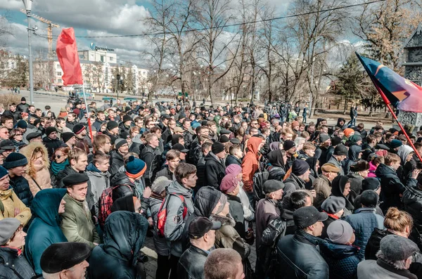Penza, Oroszország - 2017. március 26.: Penza polgárok úgy vélik, hogy annak érdekében, hogy biztosítsák az őszinte kormány Navalny az ember a feladatra — Stock Fotó