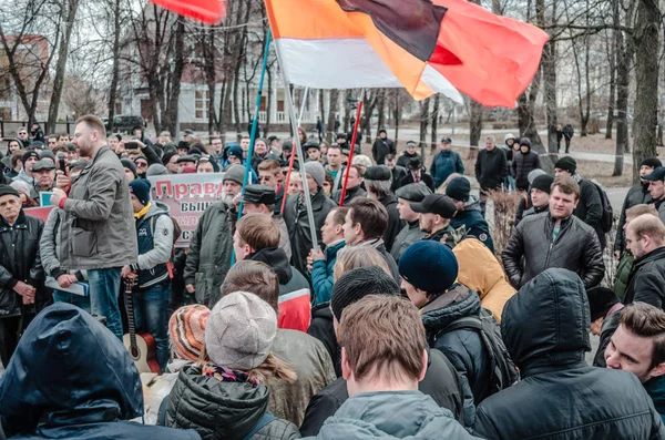 Penza, Rusya Federasyonu - 26 Şubat 2017: Küçük bir sneak peek insanlar Penza, Rusya'nın geçerli durumunu, onlar yolsuzluk protesto gibi
