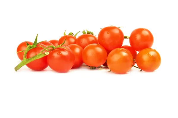 Cerise tomate sur fond blanc. Sentier de coupe — Photo