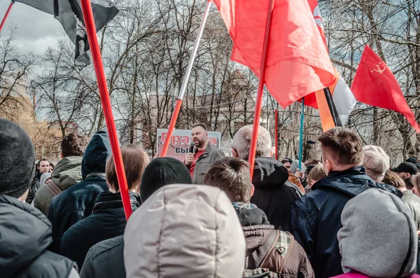 PENZA, RUSIA - 26 de marzo de 2017: Un mitin de oposición política en Rusia —  Fotos de Stock