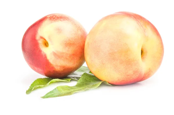 Beautiful ripe peaches — Stock Photo, Image