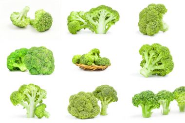 Beyaz arka plan üzerinde izole taze çiğ brokoli yakın çekim kolaj
